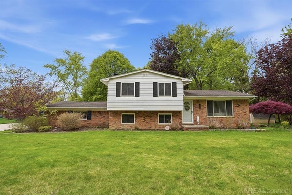 2478 HILLER RD, WEST BLOOMFIELD, MI 48324 - Image 1b83b120e4946ea98caaa40f1bfe649f/2455866587