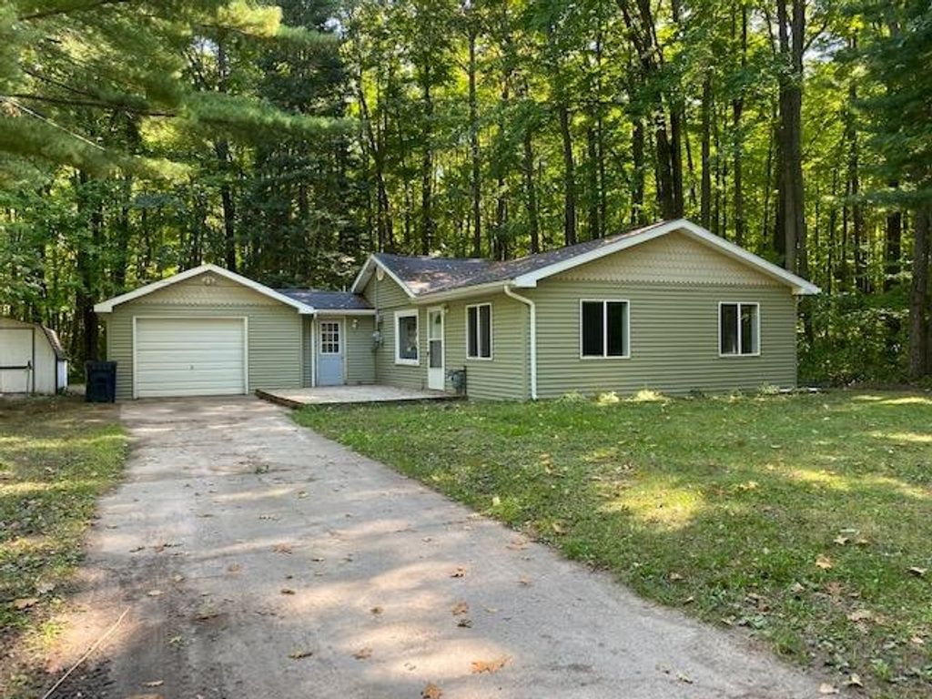 Photo of 1304 James Street, Harrison, MI 48625 (MLS # 50199759)