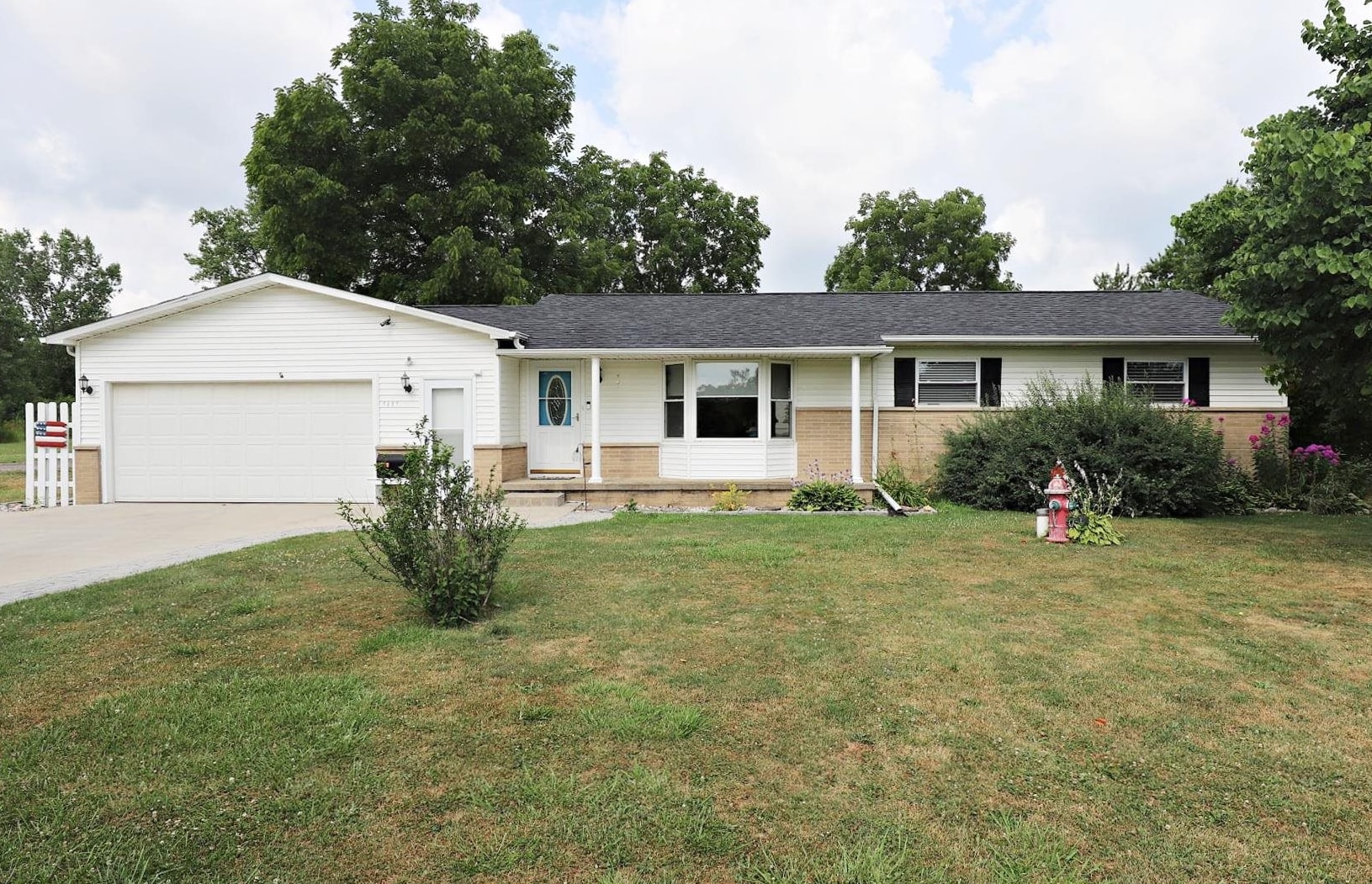 7437 N Linden Road