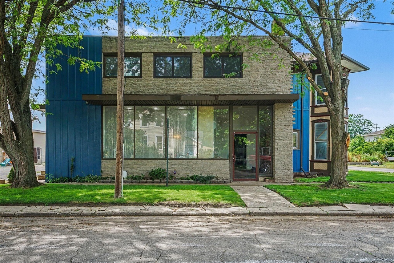 102 N Maple Street
