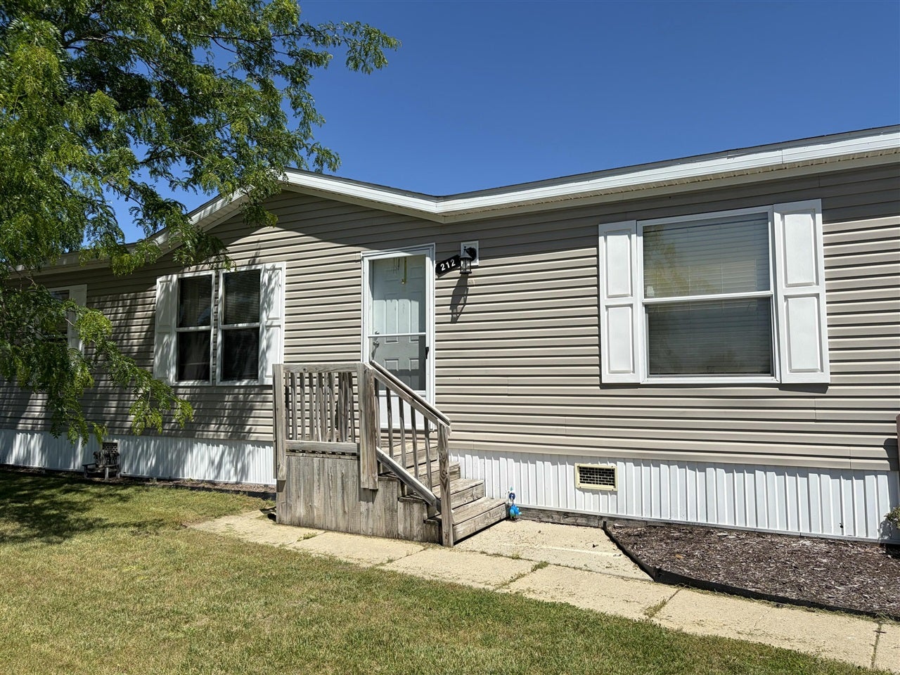 360 E Tuttle Road 212