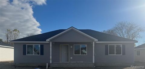 23268 Wellington Avenue Warren MI 48089