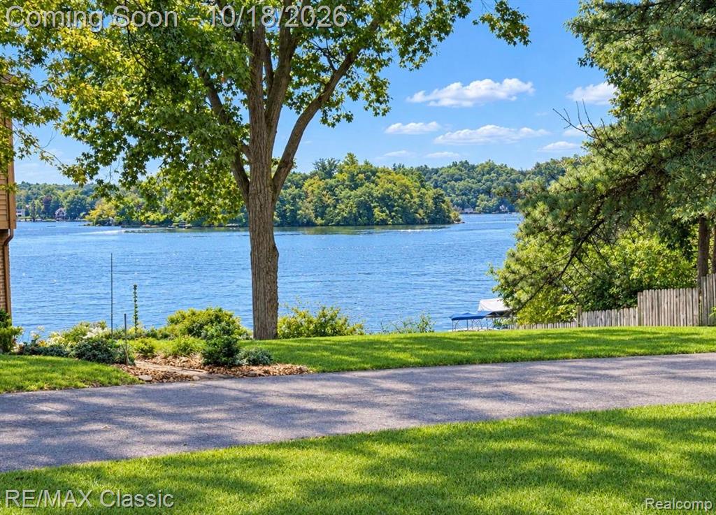 3631 Lakeview Drive