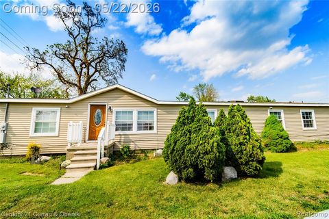 13045 Strong Boulevard South Rockwood MI 48179