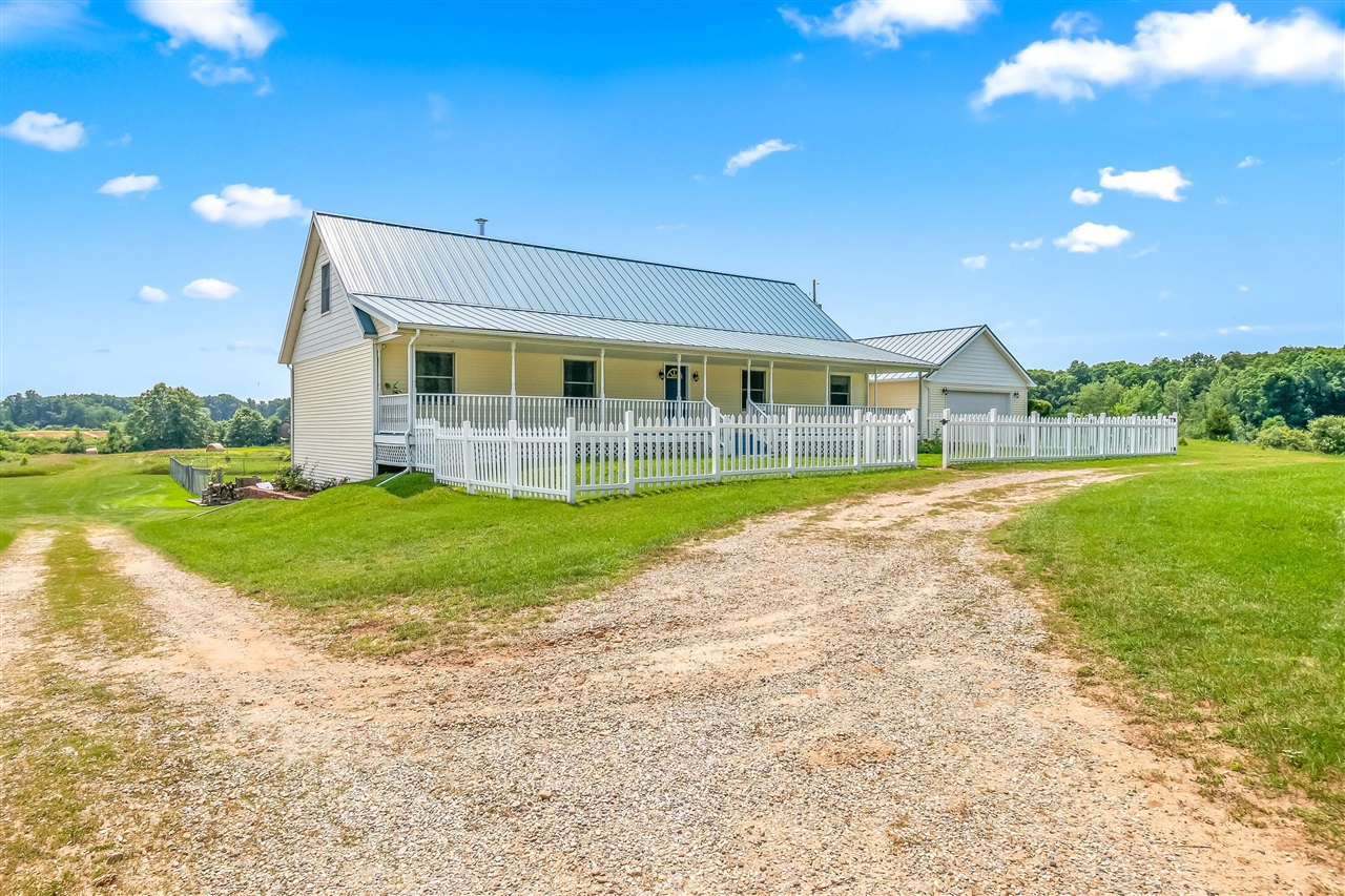 8651 Moreland Road