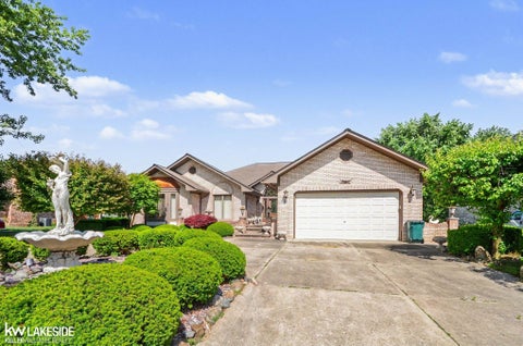 Photo of 3940 Wayfarer Drive, Troy, MI 48083 (MLS # 50219592)