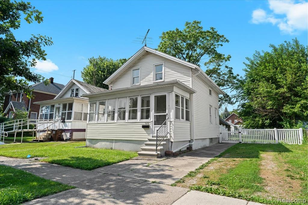 520 E 2nd Street