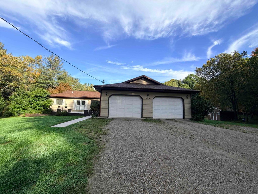 Photo of 150 W Maple Grove Road, Farwell, MI 48622 (MLS # 50223690)