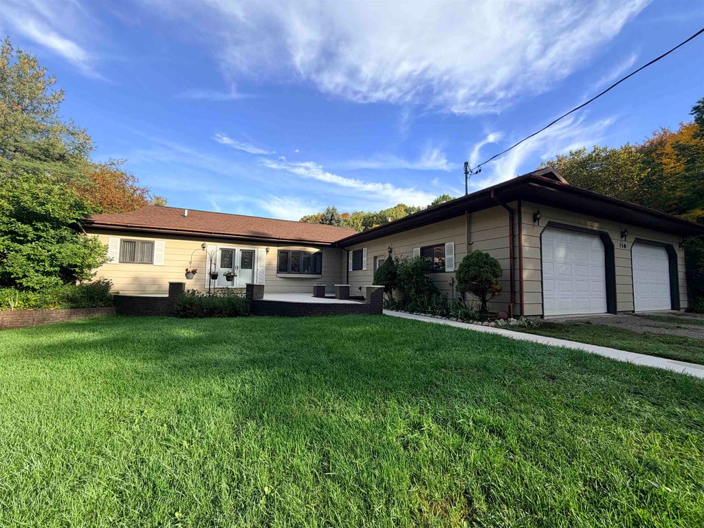 Photo of 150 W Maple Grove Road, Farwell, MI 48622 (MLS # 50223690)
