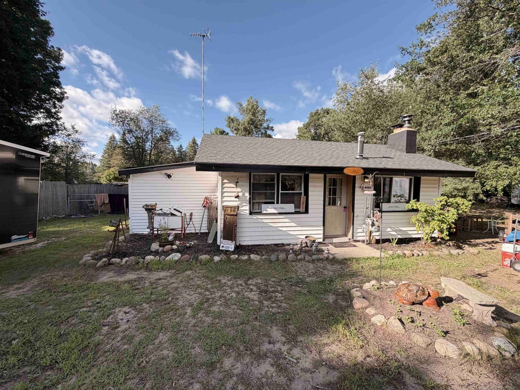 Photo of 9311 E Diamond Street, Saint Helen, MI 48656 (MLS # 50219817)