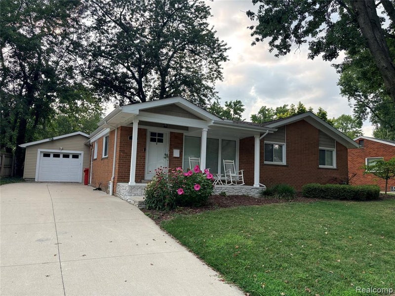 1341 CATALPA Drive