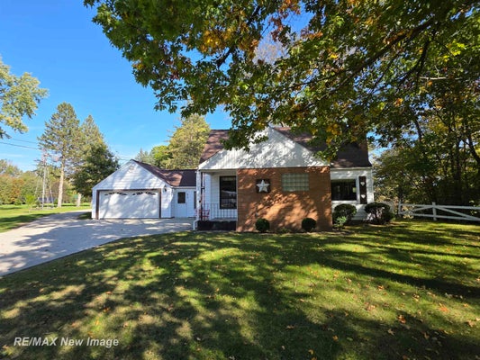 810 N LINE ST, CHESANING, MI 48616 - Image 1e73bf21c2b49a50aa9df39cd52fb740/61406914