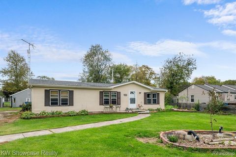 2916 Navarre Boulevard Monroe MI 48162