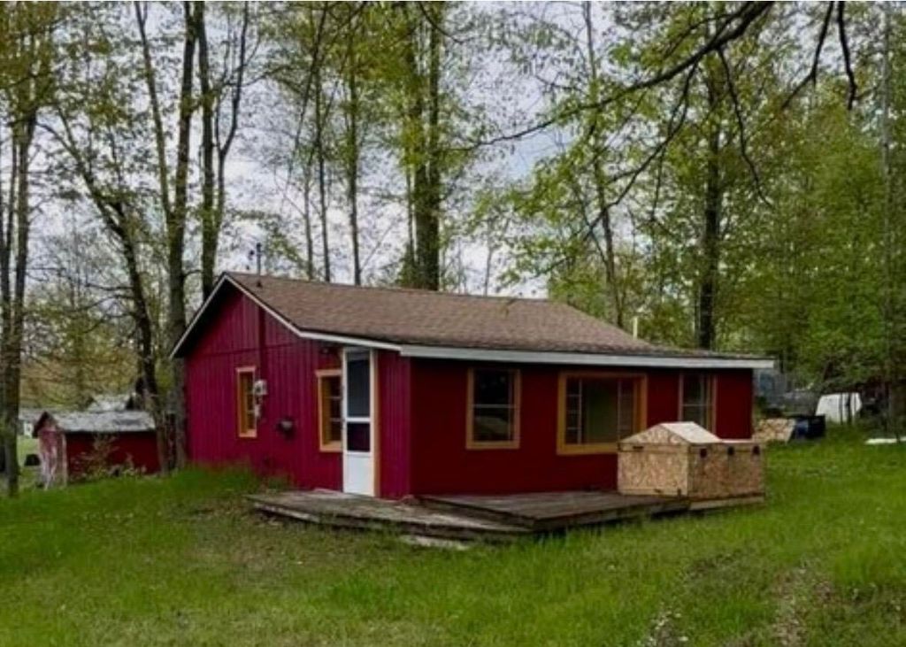 Photo of 5583 Parkwood Drive, Gladwin, MI 48624 (MLS # 50200021)