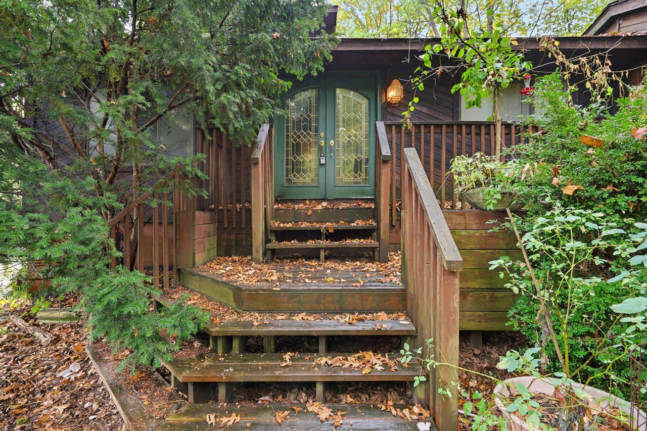 8890 Tipsico Lake Road