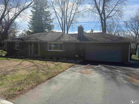 1127 Oakmont Drive Temperance MI 48182