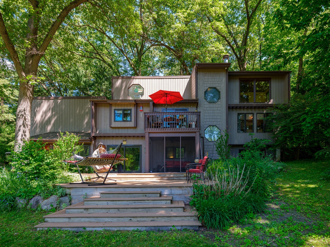 9951 Springwood Drive