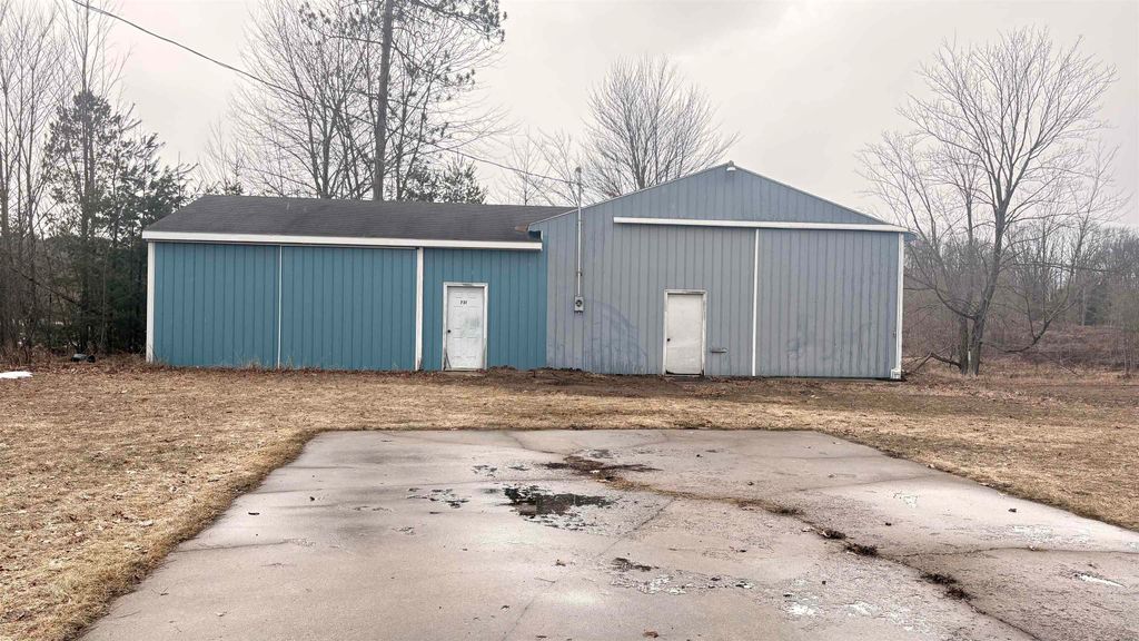 Photo of 731 W Harding Avenue, Harrison, MI 48625 (MLS # 50201209)