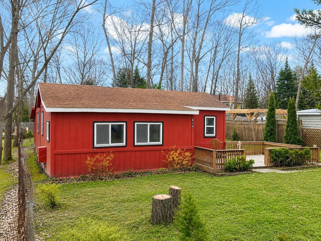 Photo of 615 Green Street, Harrison, MI 48625 (MLS # 50207470)