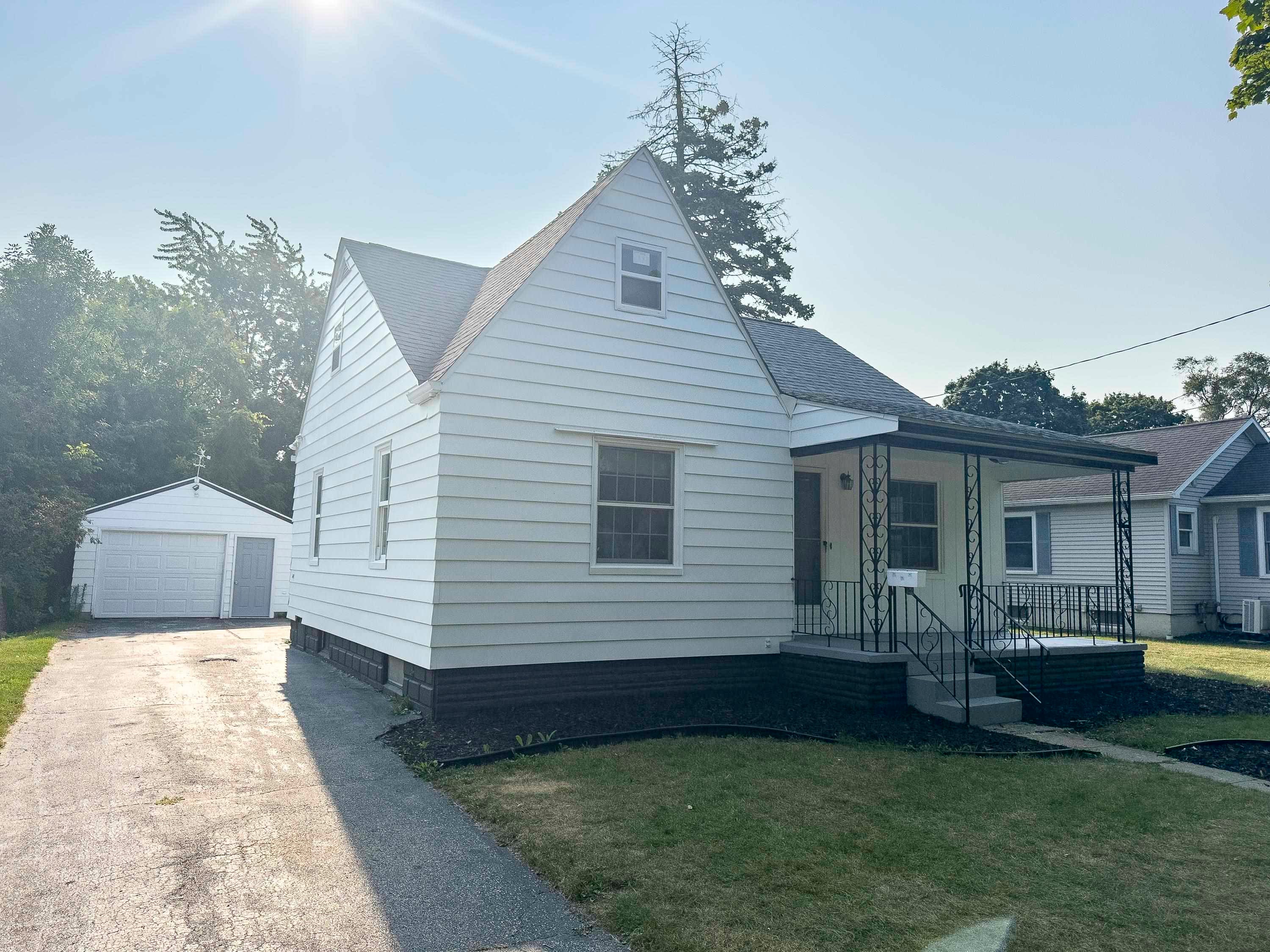 707 Burns Street
