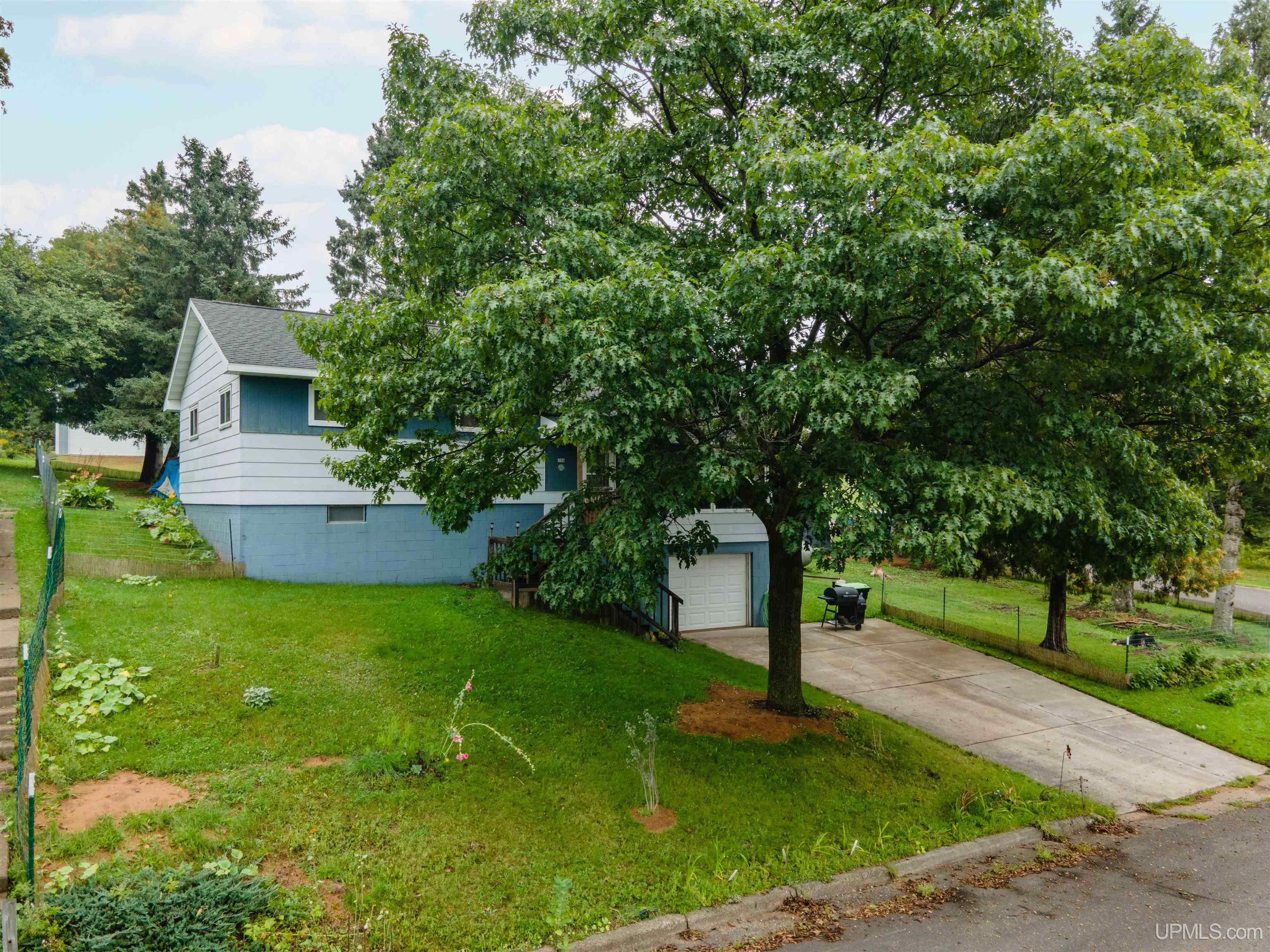 106 3rd Street