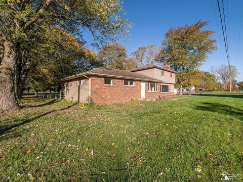 Photo of 10711 Douglas Road, Temperance, MI 48182 (MLS # 50192182)