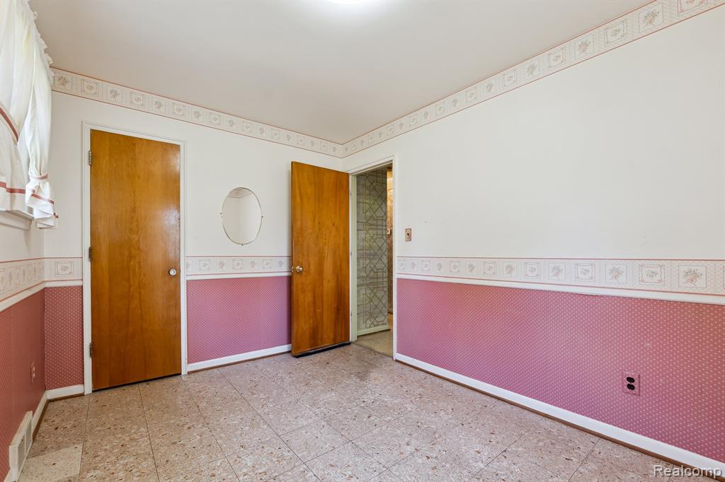 Clawson, Michigan 48017, United States, 3 Bedrooms Bedrooms, ,1 BathroomBathrooms,Residential,Pending,192834