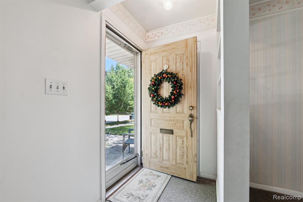 Clawson, Michigan 48017, United States, 3 Bedrooms Bedrooms, ,1 BathroomBathrooms,Residential,Pending,192834