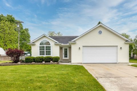 Photo of 25 Rella Rae Street, Marysville, MI 48040 (MLS # 50205406)