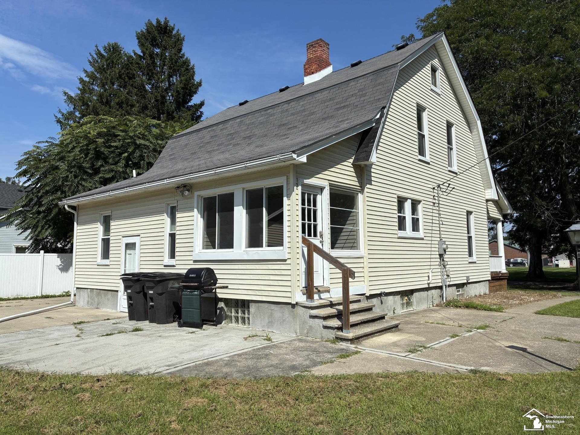 42 E Elm Street