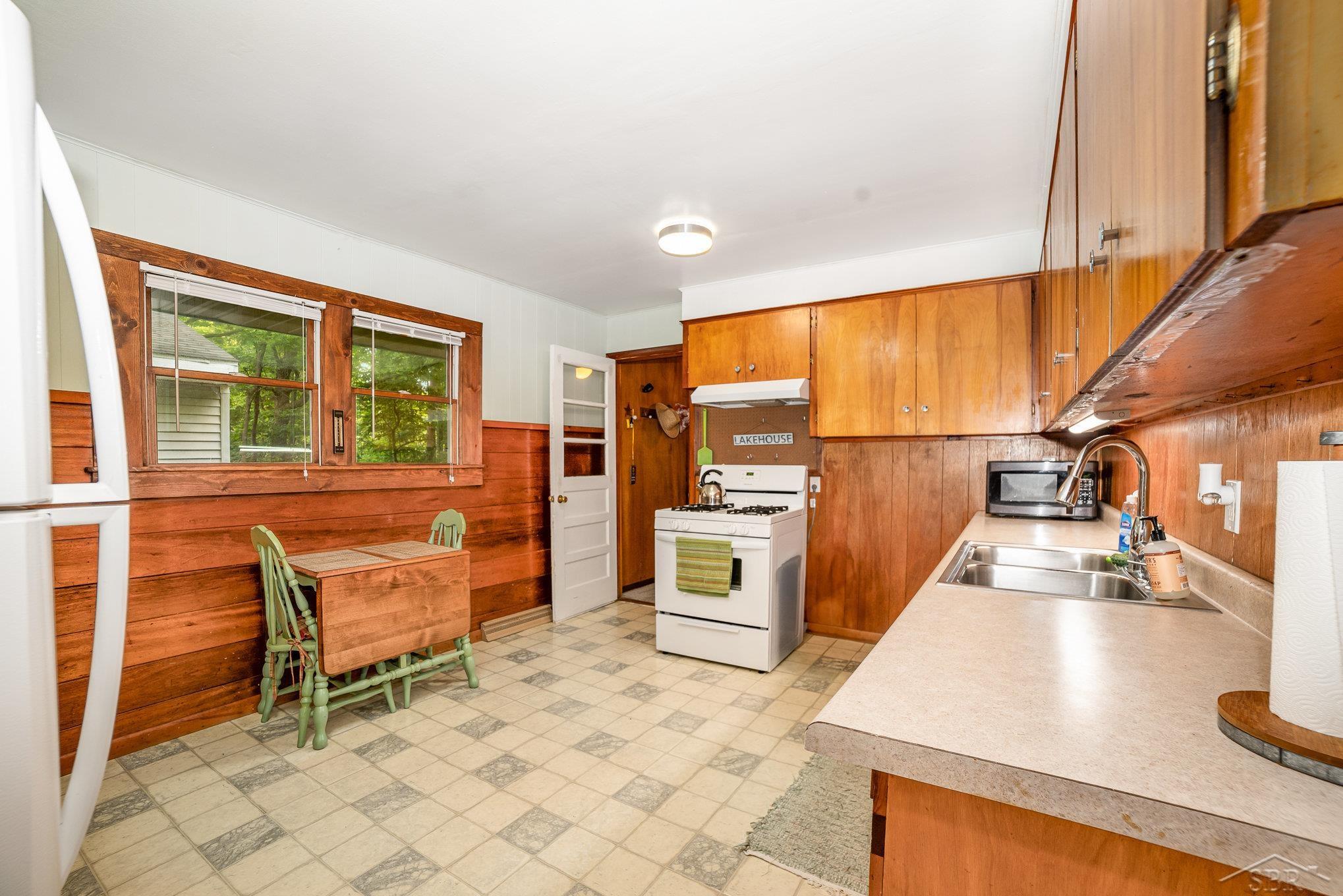 Lake, Michigan 48632, United States, 3 Bedrooms Bedrooms, ,2 BathroomsBathrooms,Residential,Active,192869