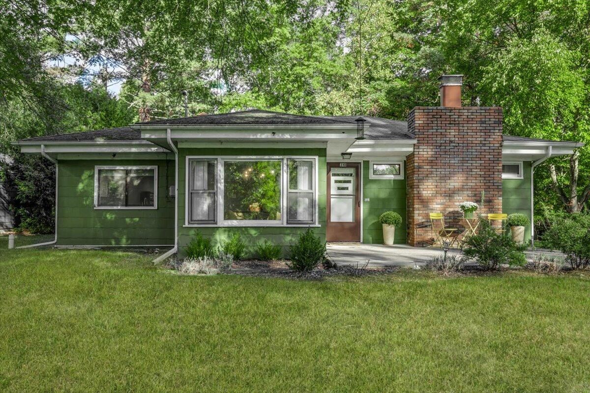 310 W Detroit Street