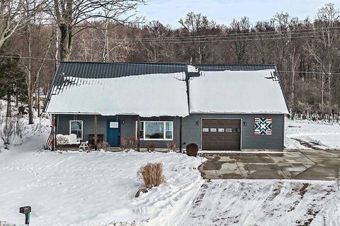 Photo of 23736 110th Avenue, Tustin, MI 49688 (MLS # 80064479)