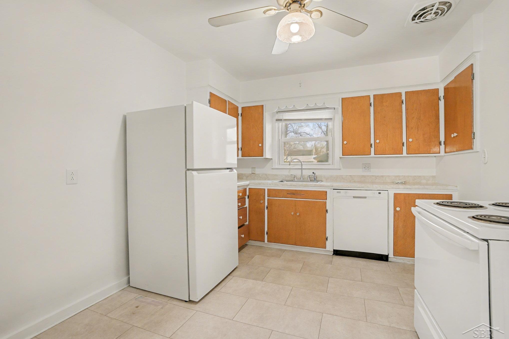 Saginaw, Michigan 48602, United States, 2 Bedrooms Bedrooms, ,1 BathroomBathrooms,Residential,Active,251596