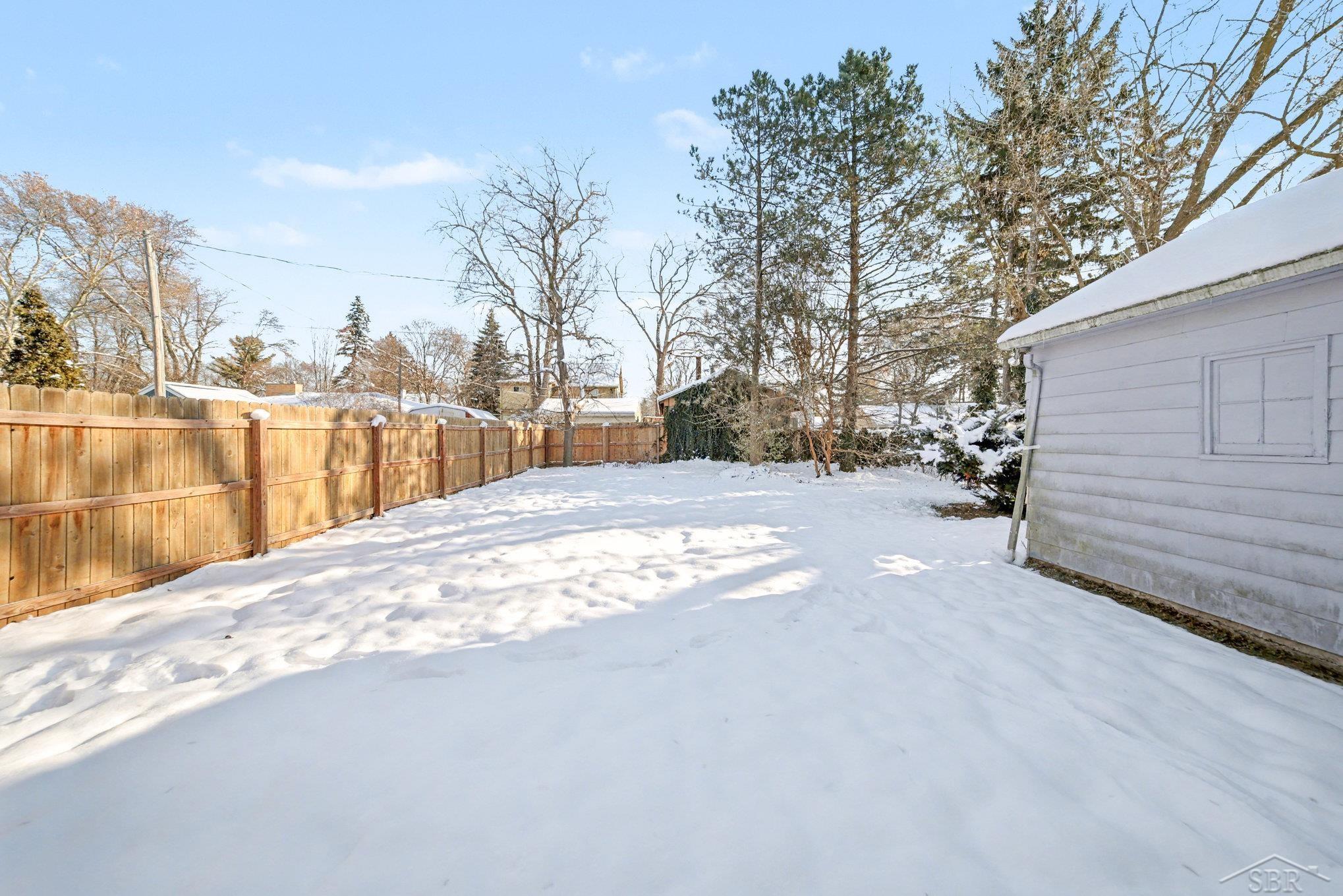 Saginaw, Michigan 48602, United States, 2 Bedrooms Bedrooms, ,1 BathroomBathrooms,Residential,Active,251596