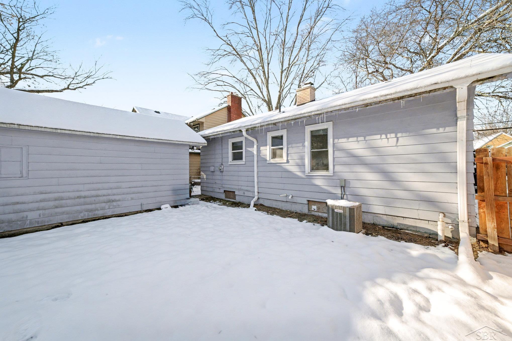 Saginaw, Michigan 48602, United States, 2 Bedrooms Bedrooms, ,1 BathroomBathrooms,Residential,Active,251596