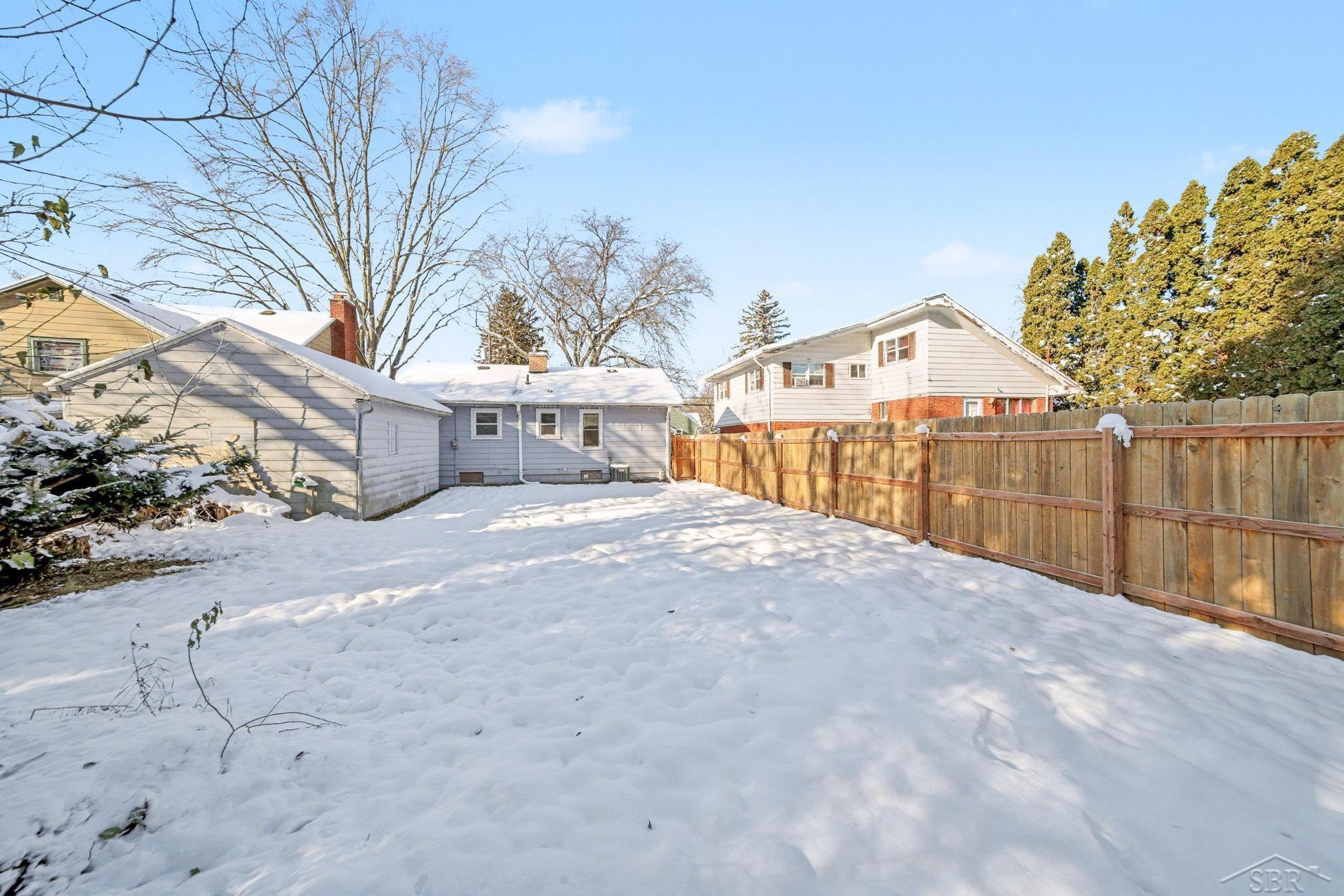 Saginaw, Michigan 48602, United States, 2 Bedrooms Bedrooms, ,1 BathroomBathrooms,Residential,Active,251596