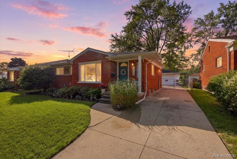 Photo of 1618 Englewood Avenue, Royal Oak, MI 48073 (MLS # 61030682)