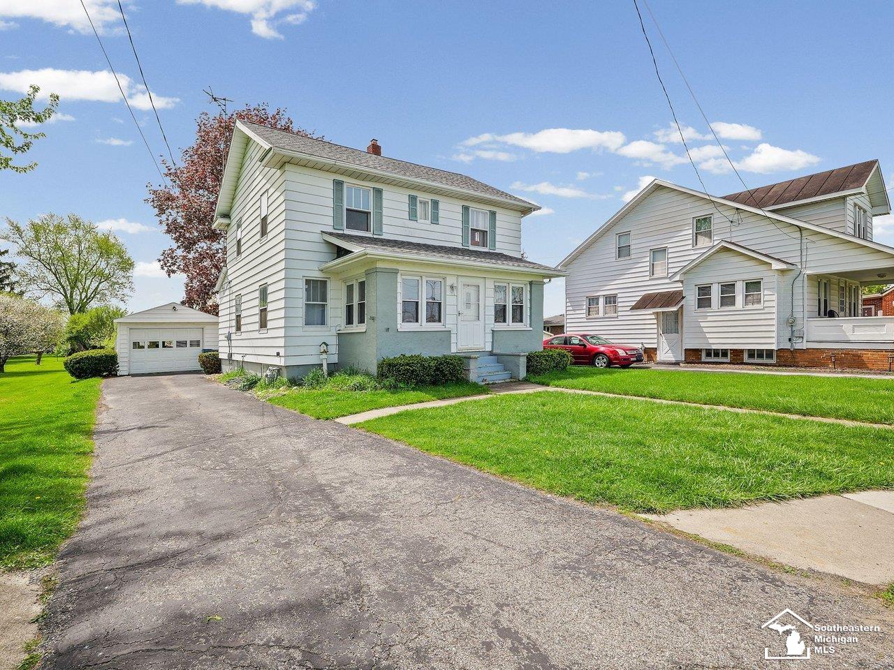 2361 Manhattan Street