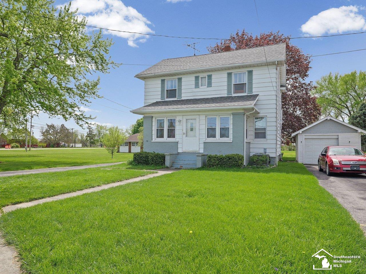 2361 Manhattan Street