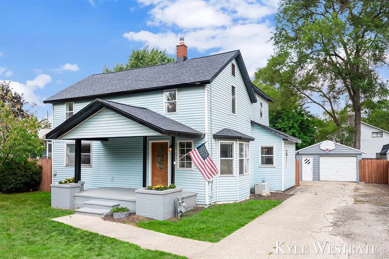 1033 Dahlia Avenue