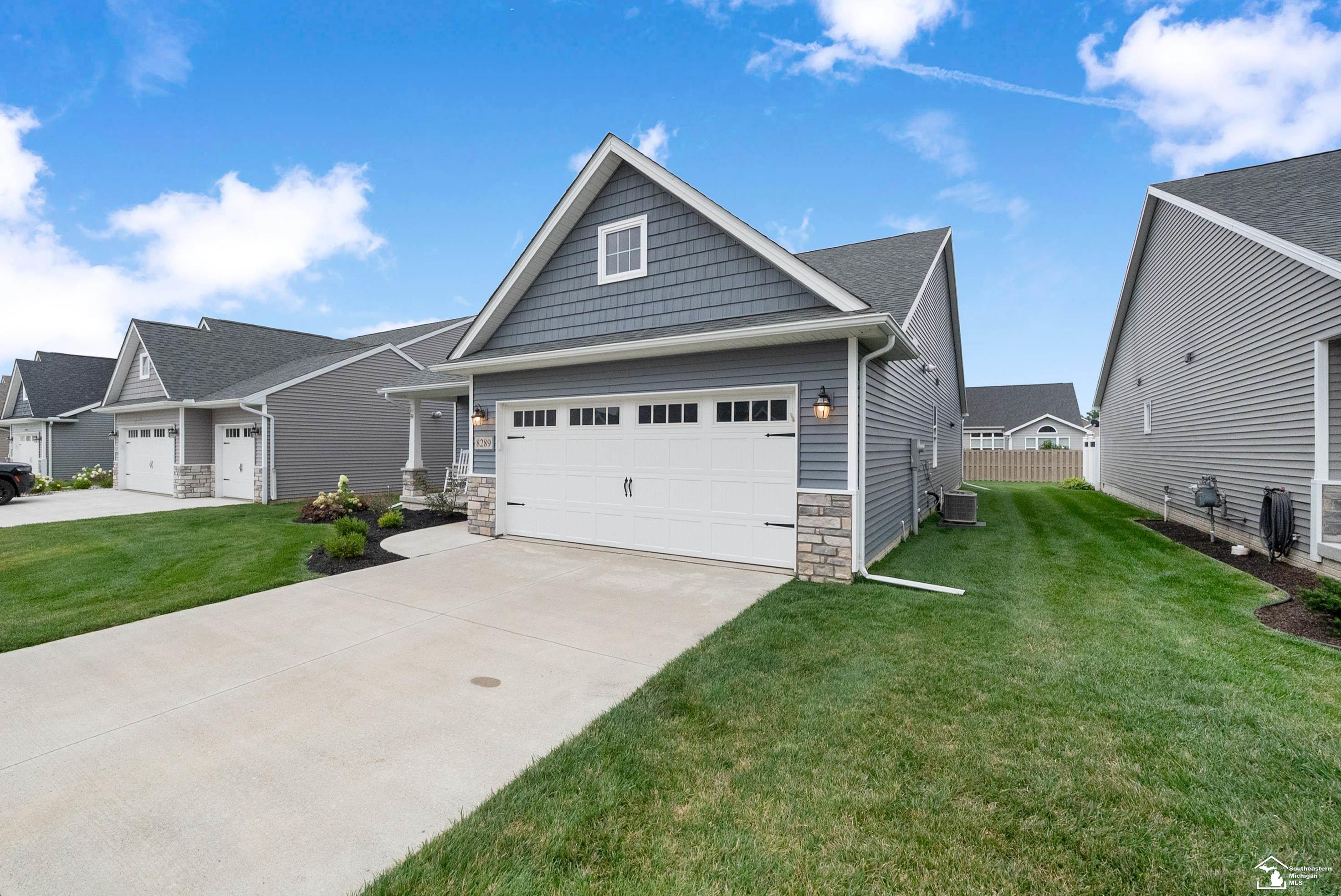 8289 Grande Lk Circle