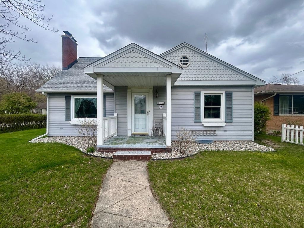 Photo of 444 N Silverleaf Street, Gladwin, MI 48624 (MLS # 50206018)