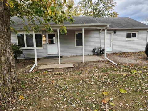 6215 Custer Avenue South Rockwood MI 48179