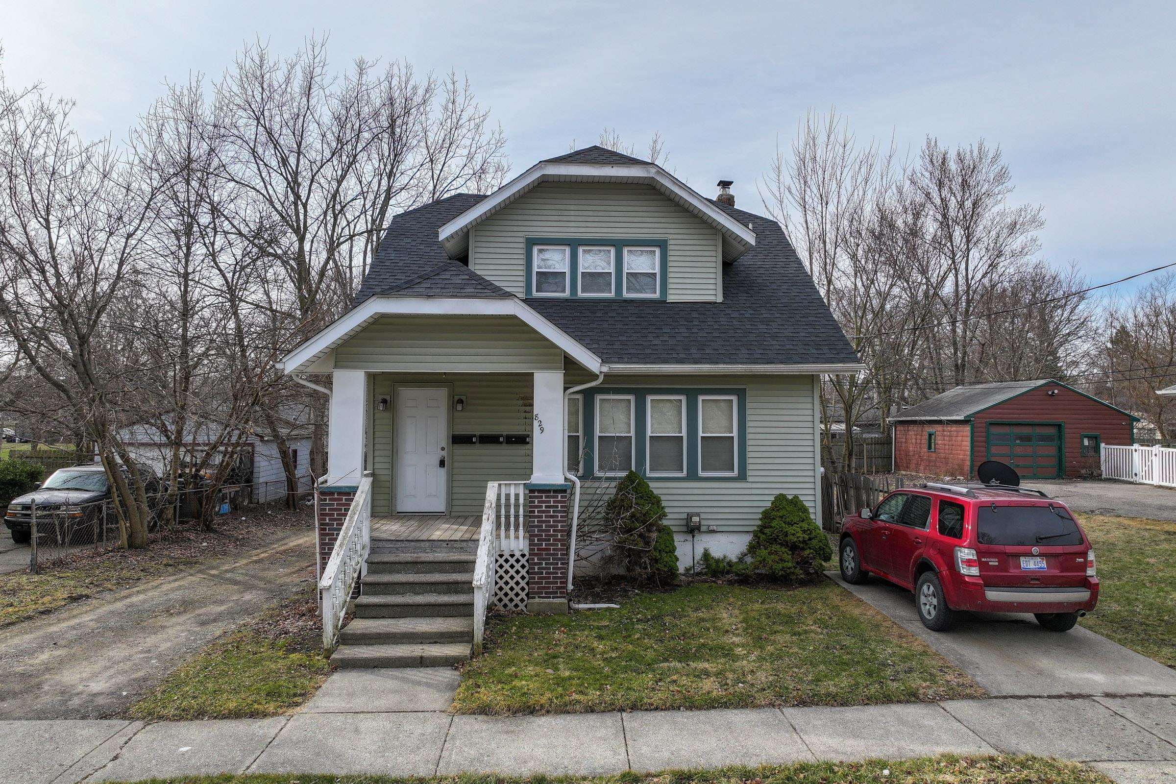 829 Clinton #3 Street