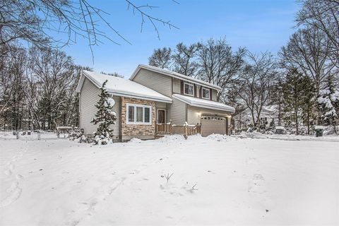 2475 Riverdale Drive Twin Lake MI 49457