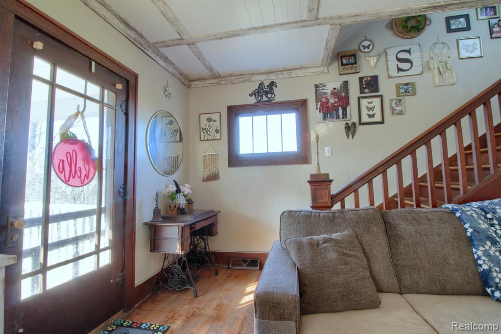 3087 N DIXIE