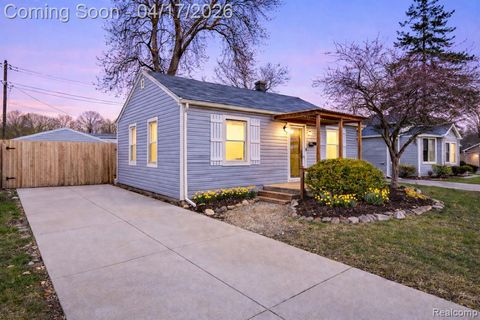 Photo of 569 E Guthrie Avenue, Madison Heights, MI 48071 (MLS # 60983144)