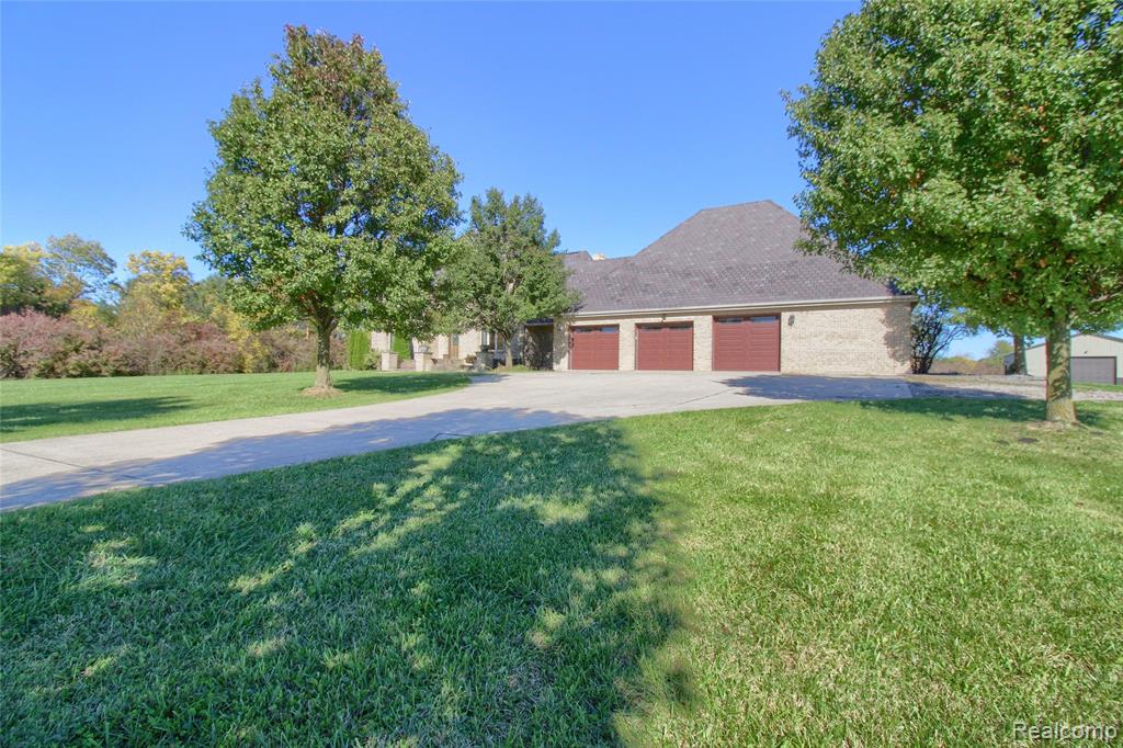 4305 Pointe Aux Peaux
