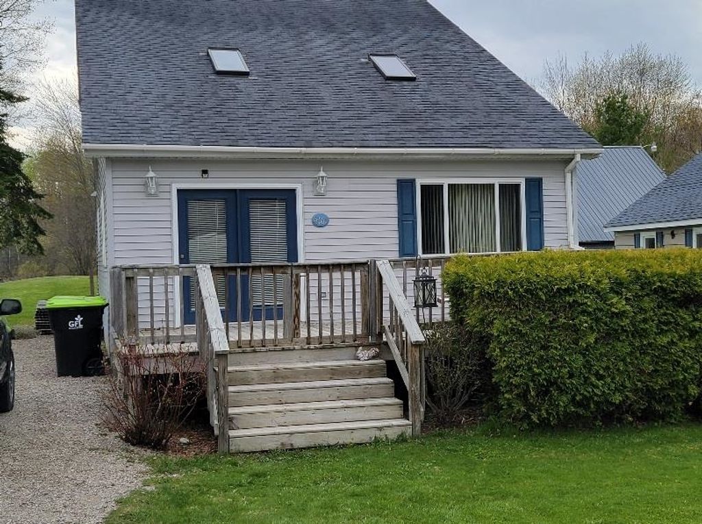 Photo of 4161 Pine Street, Gladwin, MI 48624 (MLS # 50206985)